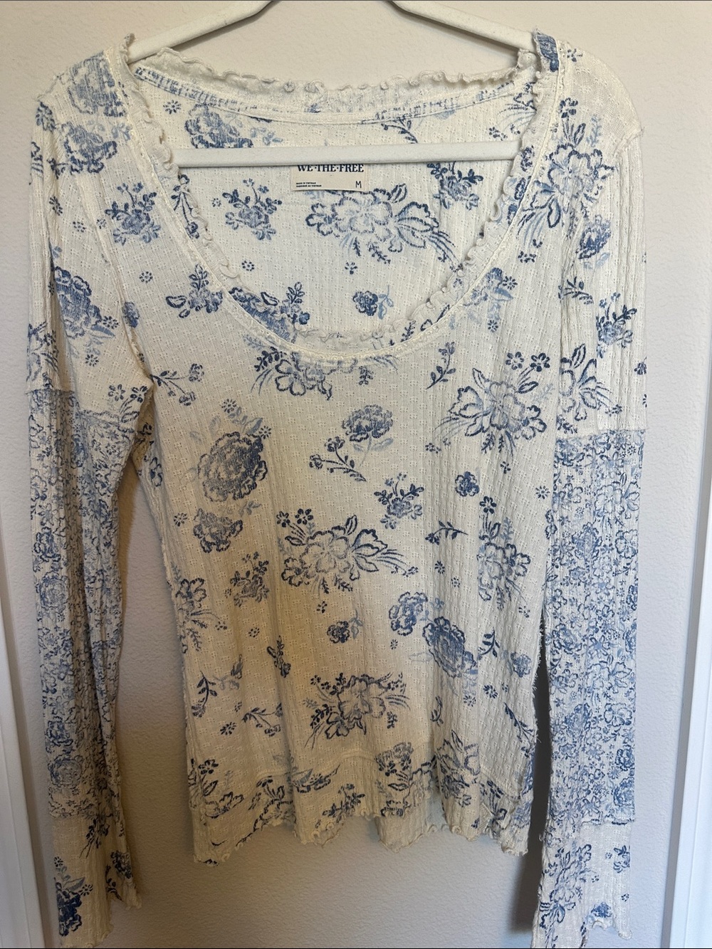 Free People We The Free Clover Cream/Blue Floral Long Sleeve Scoop Neck Top NWOT